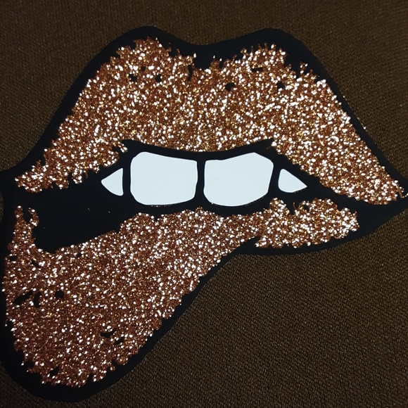 Luscious Lips Can Cooler 2/$15 - Picture 2 of 2